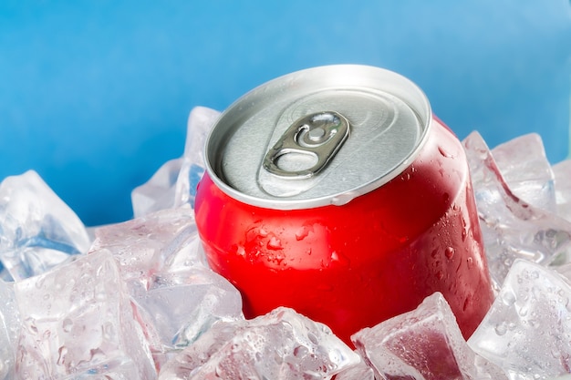 Cola puede bebida fría beber hielo cubitos de hielo