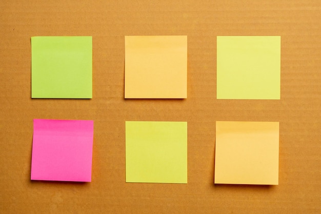 Coleção de notas autoadesivas de papel colorido post-it isolado de fundo