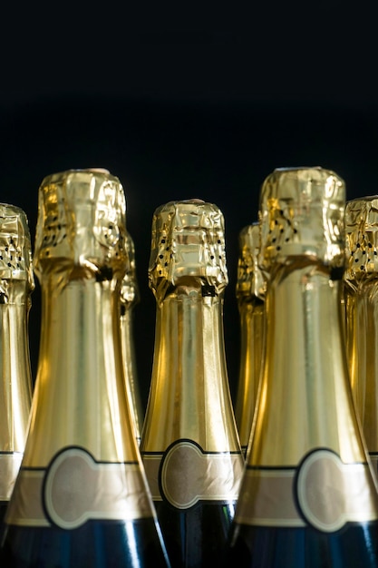 Colección de botellas de champagne o prosecco