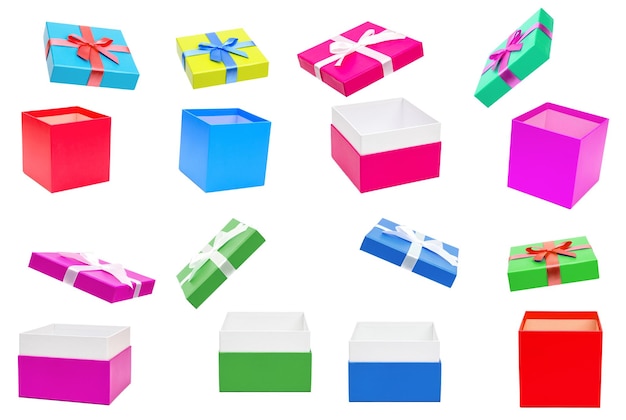 Colección de cajas de regalos abiertas aisladas sobre fondo blanco