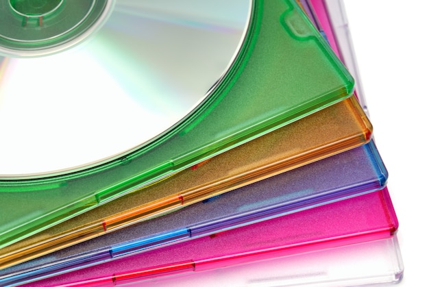 Colección de fondos - Caja de una caja para CD de un disco sobre un fondo blanco.