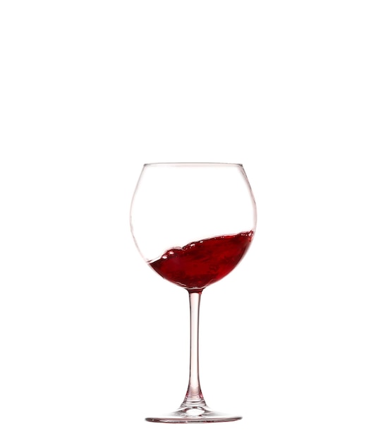 Foto colección de vino salpicaduras de vino tinto en un vaso aislado sobre fondo blanco.