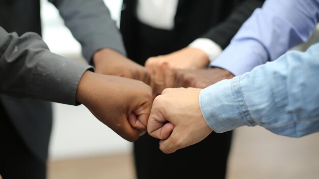 Foto colegas con una reunión de negocios.