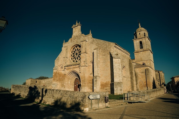 Colegiata de Nuestra Señora del Manzano, Castrojeriz - nov, 2021. Foto de alta calidad