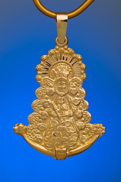 Colgante de oro