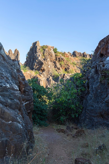 La Colina de Hierro Cerro del Hierro paisaje erosionado de algunas antiguas minas abandonadas en el Parque Natural de la Sierra Norte de Sevilla Andalucía España