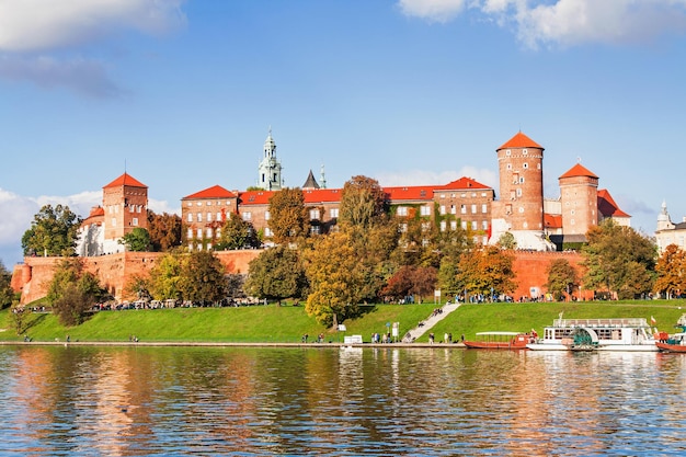 Colina de Wawel con castillo en Cracovia