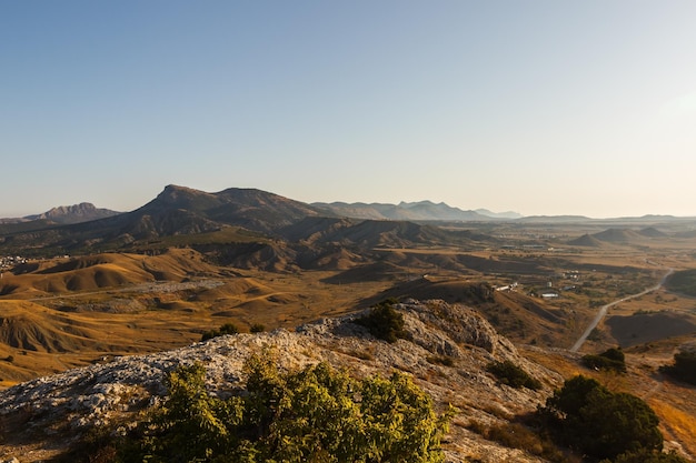 Colinas en Crimea cerca de Sudak