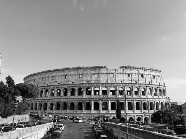 Foto el coliseo contra el cielo