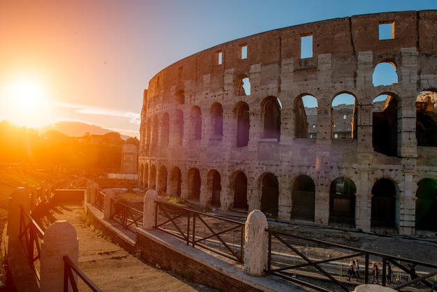 Coliseu originalmente conhecido como Anfiteatro Flaviano