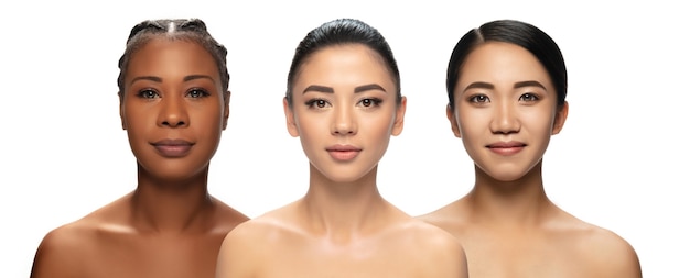 Collage de belleza multiétnica Diferentes etnias y hermosas mujeres jóvenes aisladas sobre fondo blanco.