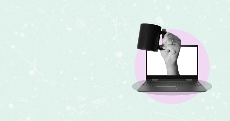 Foto collage creativo una mano con una taza de portátil sobre un fondo claro