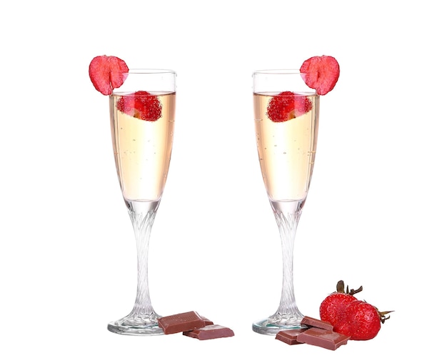 Collage Einzelne Erdbeere, die in ein Glas Champagner spritzt