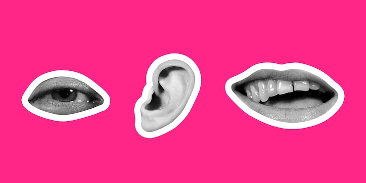 Foto collage estilo revista sobre fondo rosa brillante. labios femeninos, orejas y ojos de color blanco y negro con contorno. diseño moderno, arte creativo, estilo y concepto de emociones humanas. folleto para anuncio.