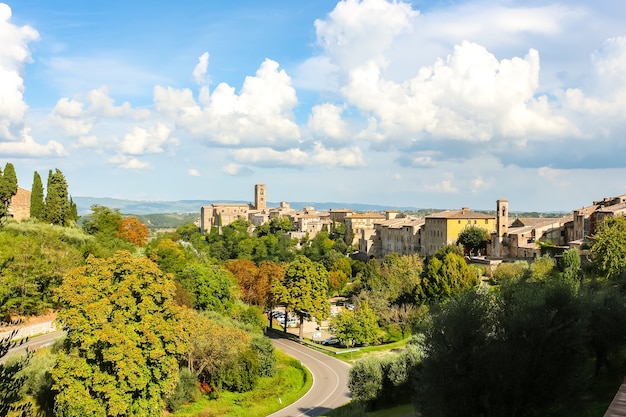 Colle di Val d'Elsa, Italia Hermosa arquitectura de Colle di Val d'Elsa, pequeña ciudad de la provincia de Siena, Toscana