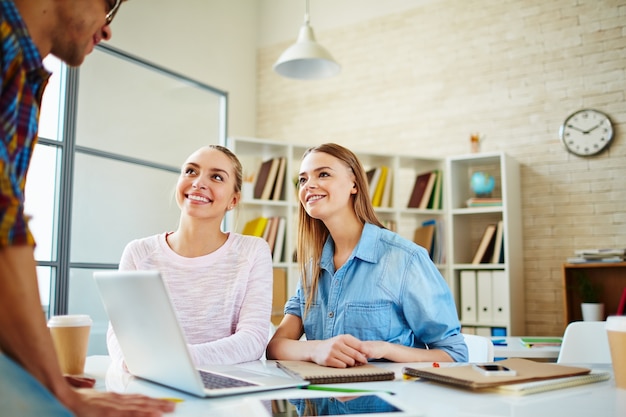 Foto college guy student ausbildung junger