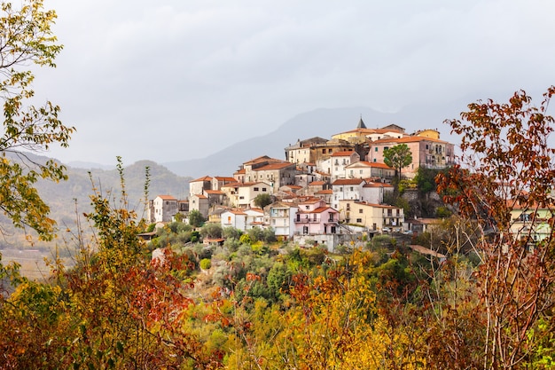 Colli al Volturno bildhaftes kleines Dorf in der Region Molise.