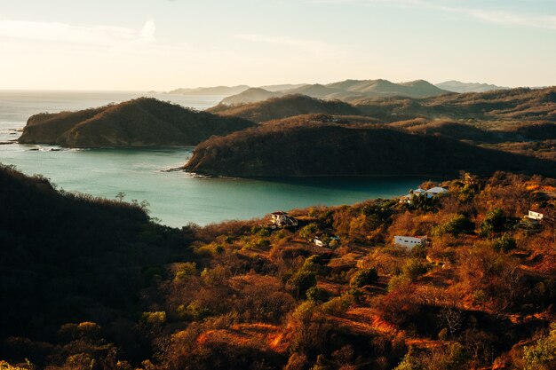 Colorfull vista panorámica de la bahía de san juan del sur, nicaragua.