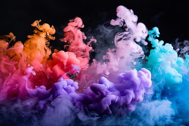 Una colorida nube de humo con un arco iris de colores