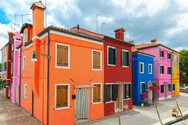 Coloridas casas en el Burano Venecia Italia