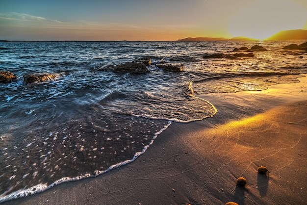 Colorido atardecer en Alghero Cerdeña