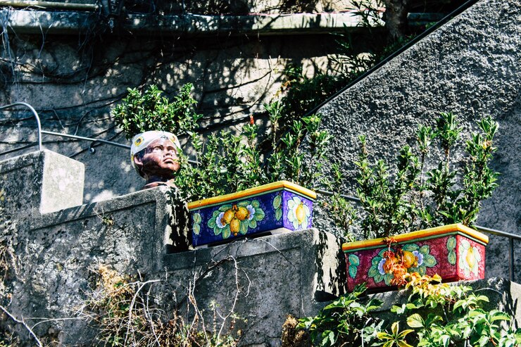 Los coloridos jarrones de cerámica tradicionales de Positano