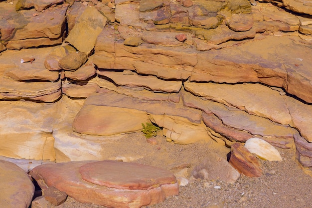 Coloured Canyon ist eine Felsformation auf der Halbinsel Süd-Sinai (Ägypten). Wüstenfelsen aus mehrfarbigem Sandsteinhintergrund.