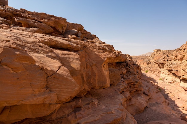 Coloured Canyon ist eine Felsformation auf der Halbinsel Südsinai Ägypten Wüstenfelsen aus buntem Sandsteinhintergrund