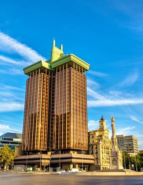 Columbus Towers ou Torres de Colon um edifício de arranha-céus em Madrid, Espanha