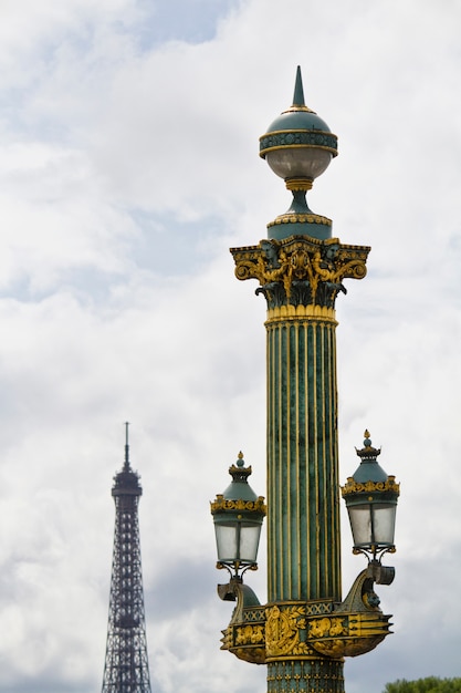 Foto columna en la plaza de la concordia