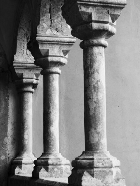 Columnas de un edificio histórico