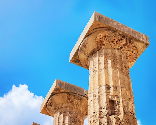 Columnas del templo dórico de Hera en Selinunte en Sicilia, Italia