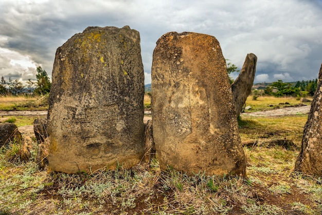 Colunas de pedra megalíticas de Tiya Adis Abeba Etiópia