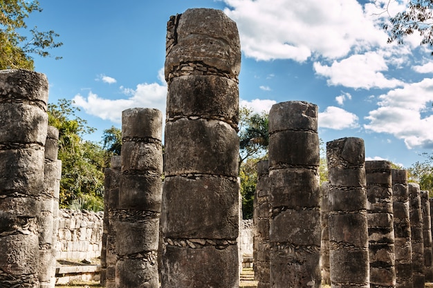 Colunas no templo dos mil guerreiros