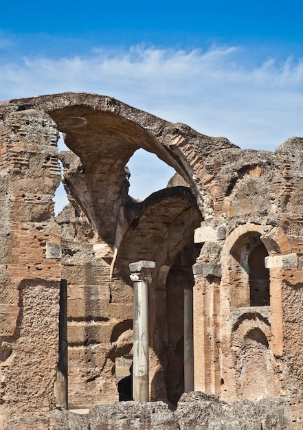 Colunas romanas em Villa Adriana, Tivoli, Itália