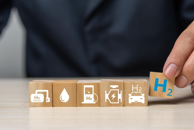 El combustible de hidrógeno se utiliza para reemplazar el dióxido de carbono, lo que ayuda a reducir el calentamiento global icono de cubo de madera H2 hidrógeno