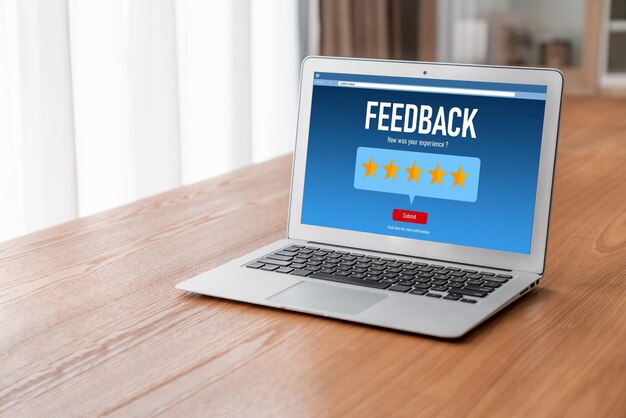 Comentarios de los clientes y análisis de reseñas por parte de un software de computadora moderno