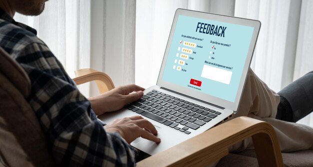 Comentarios de los clientes y análisis de reseñas mediante software informático moderno.
