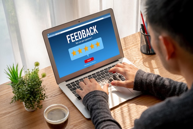 Comentarios de los clientes y análisis de reseñas mediante software informático moderno.