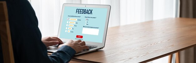 Comentarios de los clientes y análisis de reseñas mediante software informático moderno.