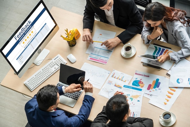 Comentarios de los clientes y análisis de reseñas mediante software informático moderno.