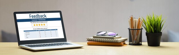 Comentarios de los clientes y análisis de reseñas mediante software informático moderno.