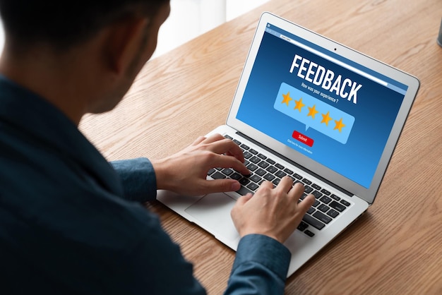 Comentarios de los clientes y análisis de reseñas mediante software informático moderno.