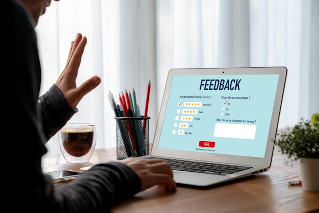 Comentarios de los clientes y análisis de reseñas mediante software informático moderno.