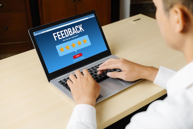 Comentarios de los clientes y análisis de reseñas mediante software informático moderno.