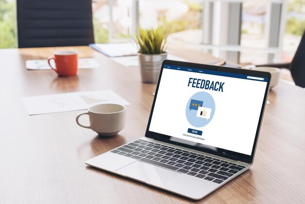 Comentarios de los clientes y análisis de reseñas mediante software informático moderno.
