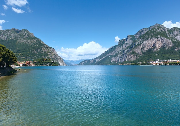 Comer See (Italien) Sommeransicht vom Ufer