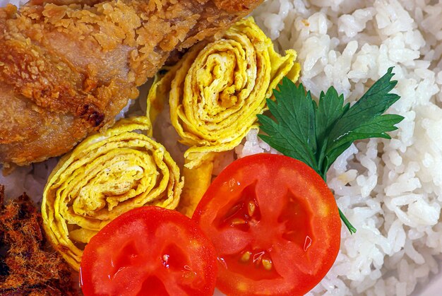 Comida caseira deliciosa para crianças em idade escolar