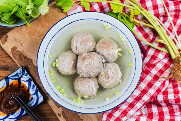 Comida chinesa de bola de carne