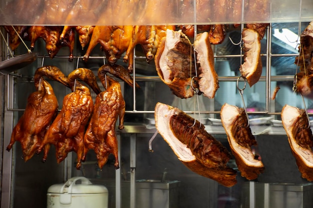 Comida chinesa no restaurante local e Street Food de Hong Kong à venda no Bowrington Road Cooked Food Center em Causeway Bay em Hong Kong China